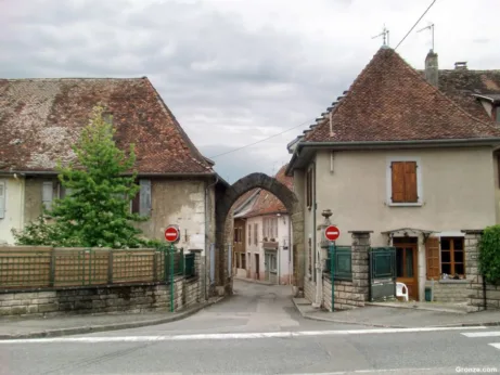 Vstup do městčka Saint genix sur guiers