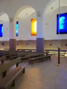 Kostel Saint Prim interier od claude rutault