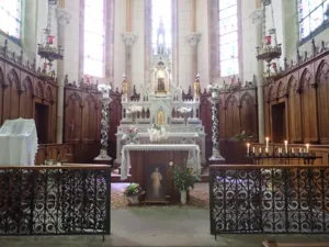 Montfaucon-en-Velay Notre Dame oltář