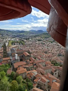 Le Puy de velay Statue de Notre-Dame de France katedrála