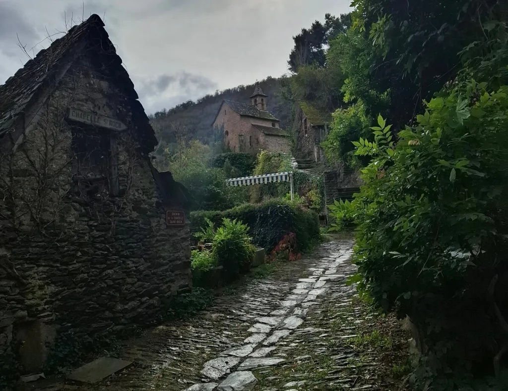 Conques břidlice všude