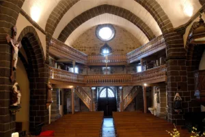 Saint-Chély-d'Aubrac kostel galerie