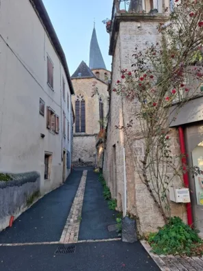 Saint-Côme-d'Olt věž kostela