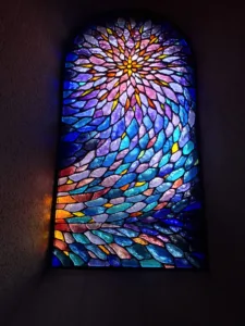 Noailhac kaple Sv. Rocha vitráž