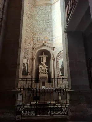 Decaziville kostel pieta