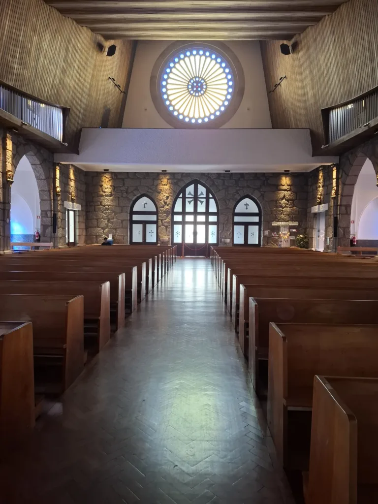 Igreja Paroquial de São José de Ribamar interier