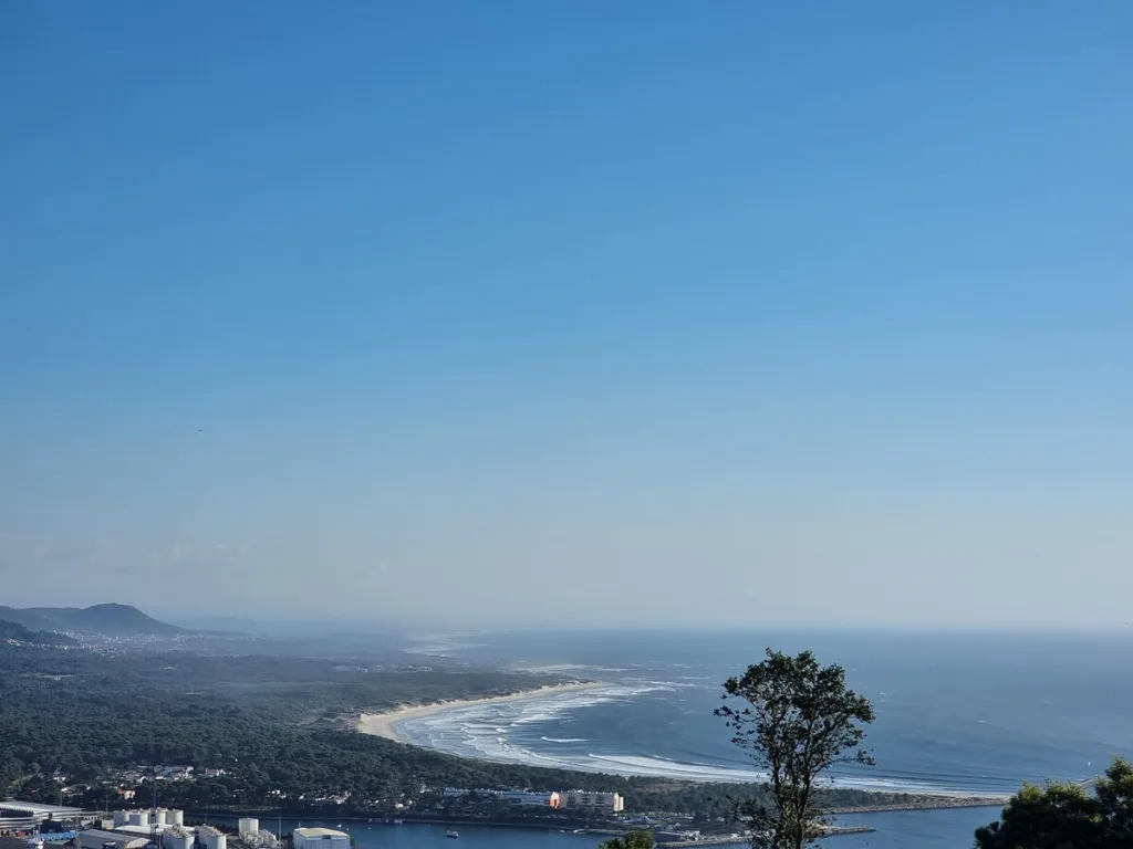 Viana do Castelo pláž před městem
