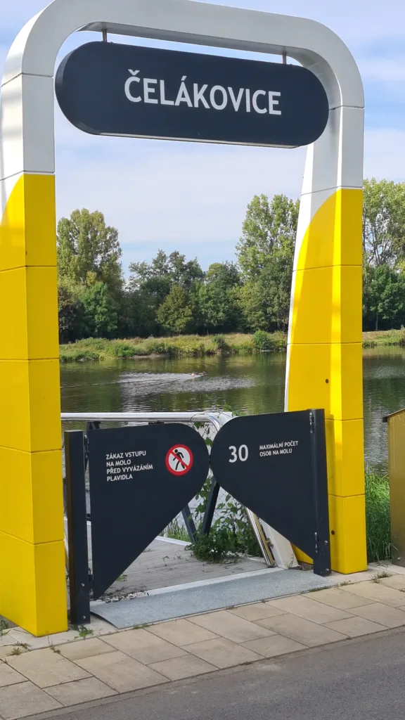 Čelákovice cyklostezka přístaviště