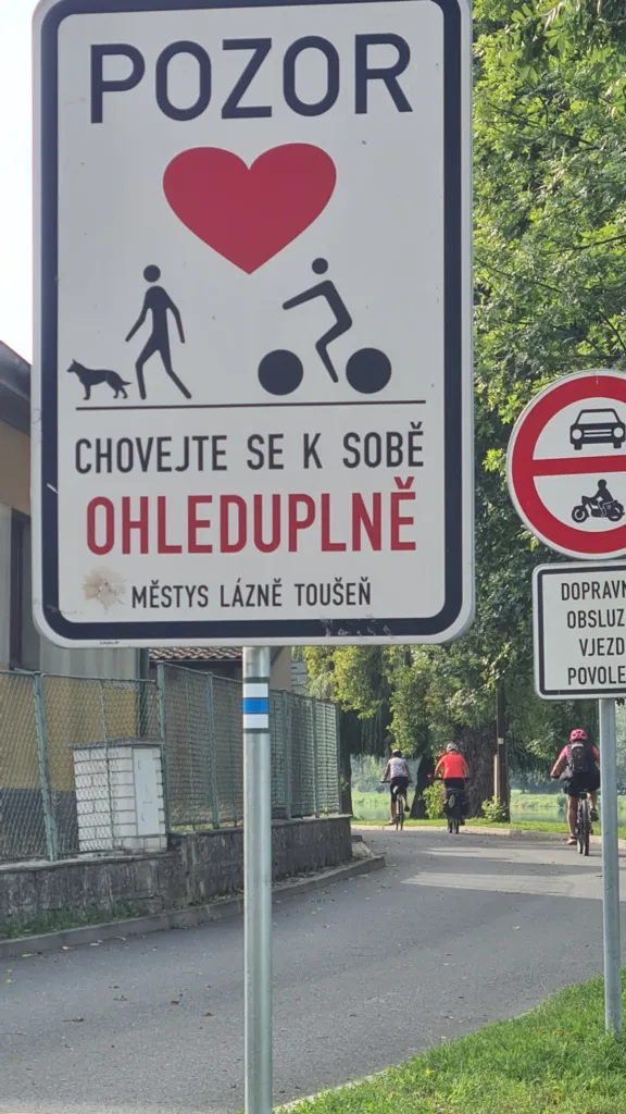 Čelákovice cyklostezka Toušeň