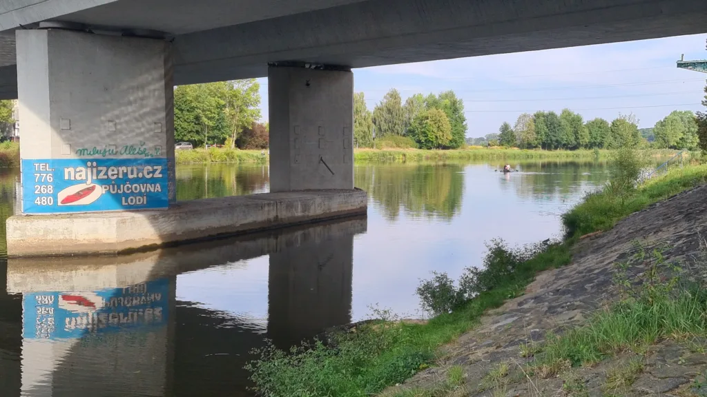 Čelákovice cyklostezka dálniční most