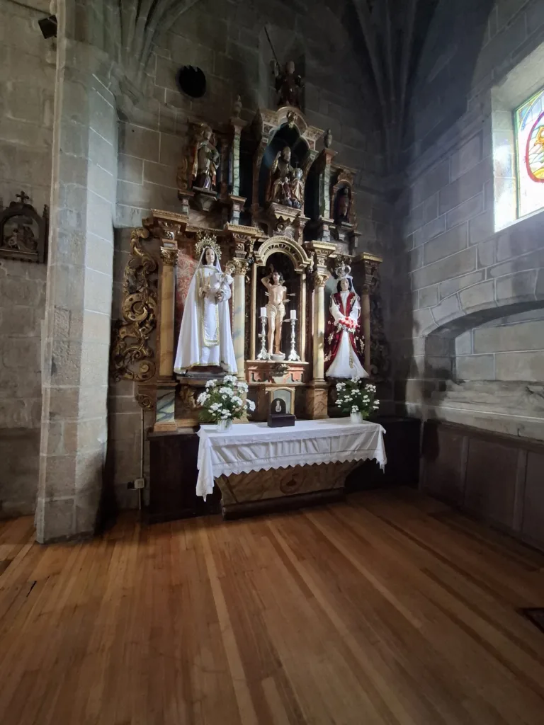 Igrexa de Santiago de Redondela vedlejší oltář