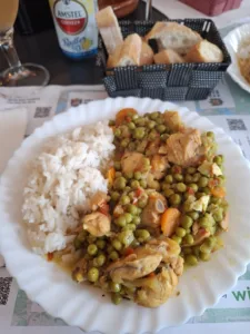 Cafe Pizza Bar La Catedral del Sabor pollo con arroz