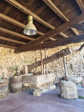 O Lagar de Jesus zákoutí za vraty lis na víno