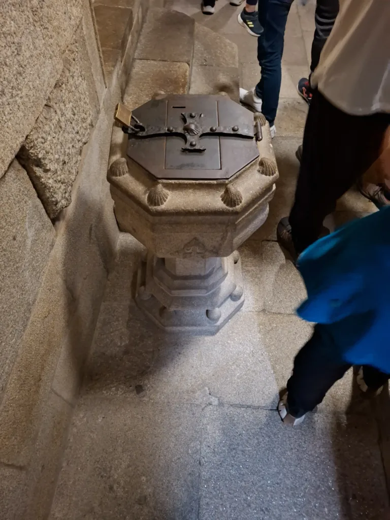 Catedral Basílica Metropolitana - Katedrála Sv. Jakuba kasička