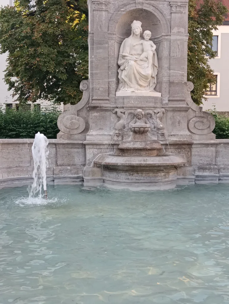 Eichstätt fontána před katedrálou