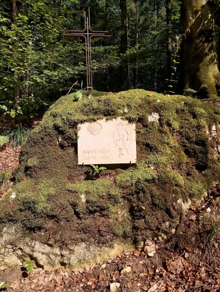 Bettbrunn kříž v lese