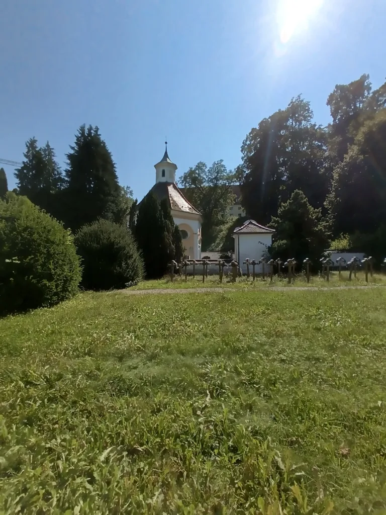 Holzen kaple pod klášterem