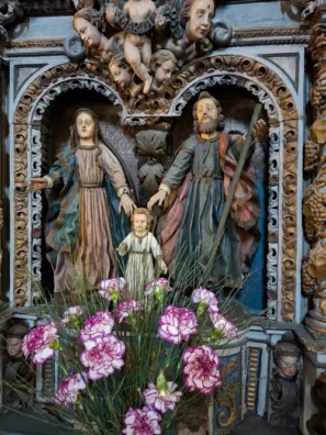 O Cruceiro Iglesia de Santa Mariña de Carracedo svatí na procházce