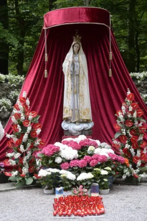 Pana Maria Vesperbild Fatimská jeskyně