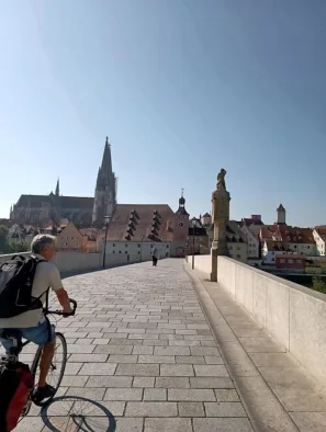 Regensburg most do města