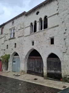 Lauzerte hrázděný dům před opravou