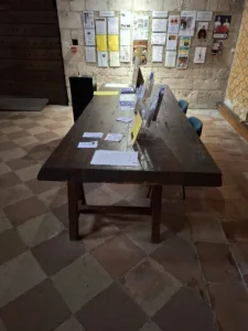 Klášter Sv. Petra Missac pořádný stůl