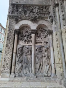 Klášter Sv. Petra Moissac portál levá část