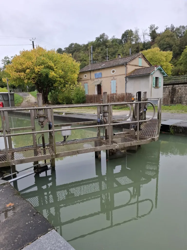 Canal do midi zdymadlo