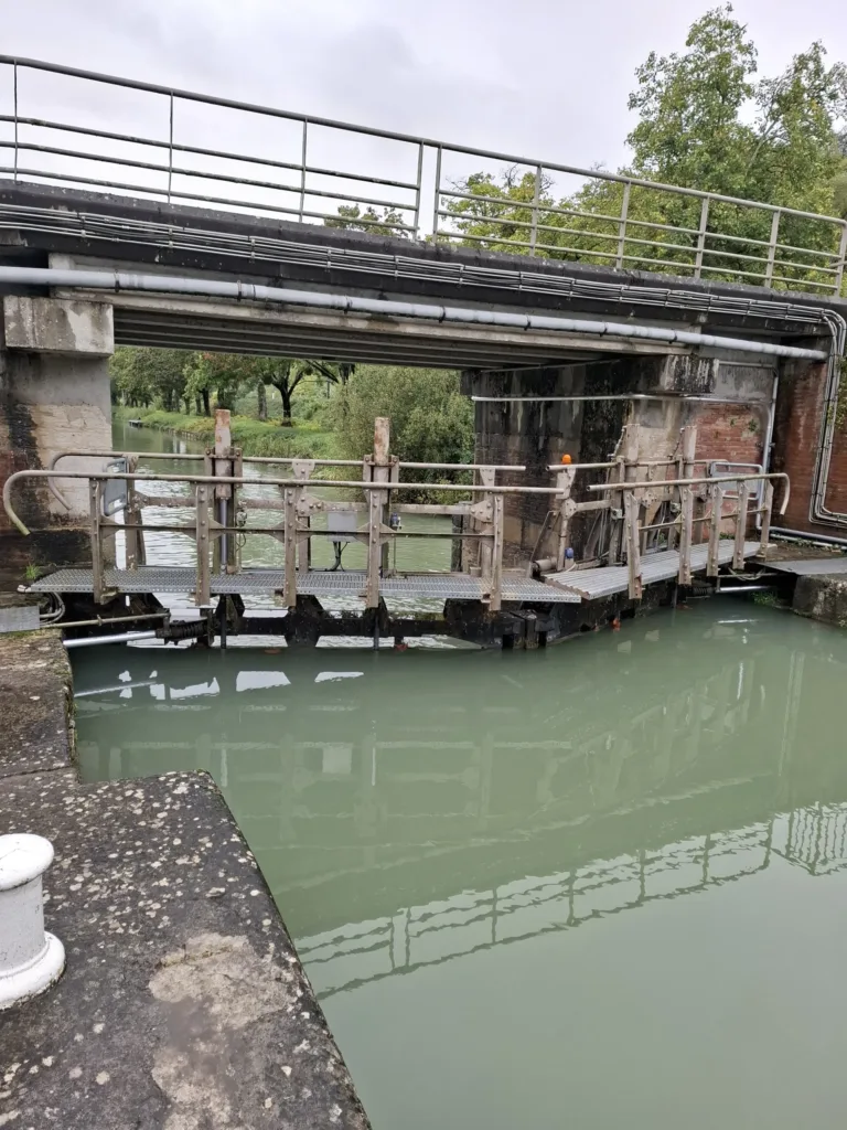 Canal do midi zdymadlo