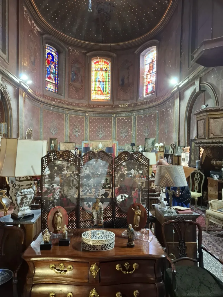 Bývalá kaple Village des Brocanteurs