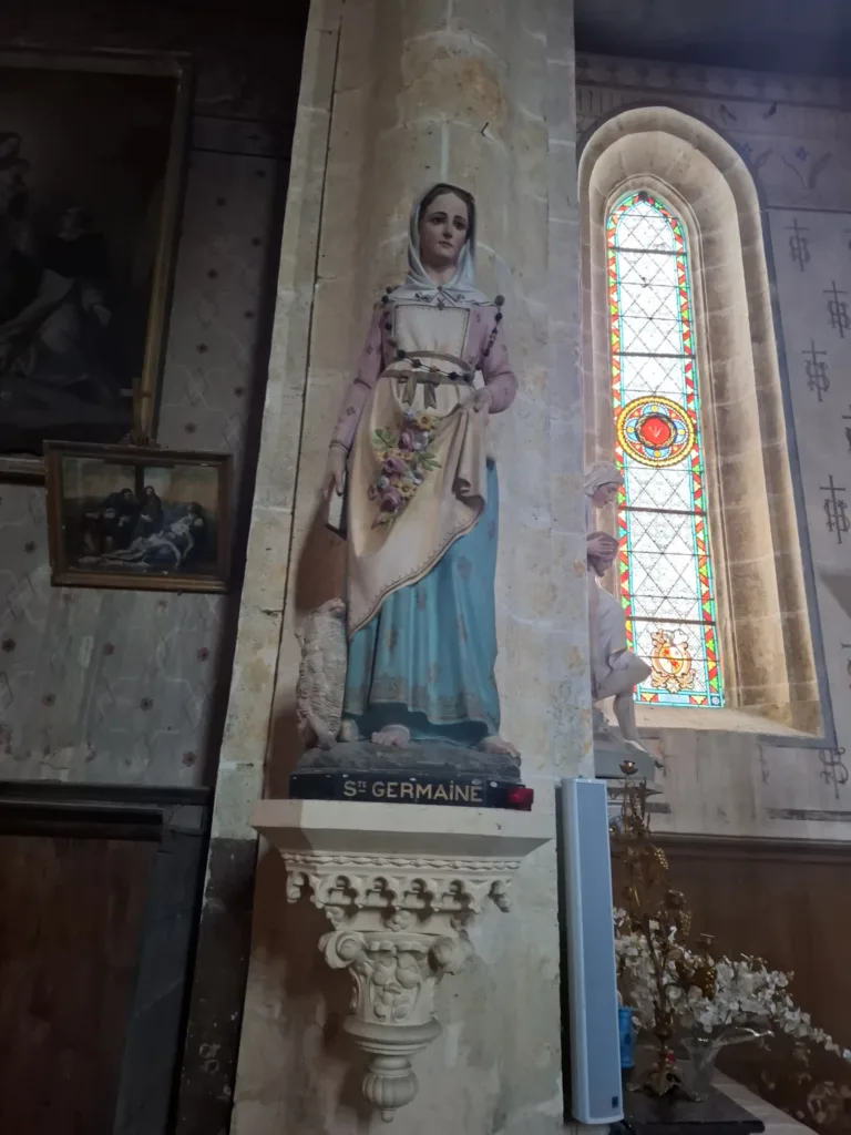 Kostel paroissiale Notre-Dame-du-Rosaire Marsolan Sv. Germaine