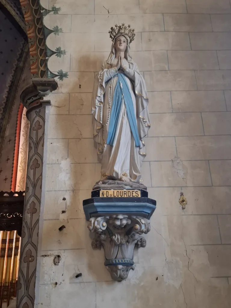 Kostel paroissiale Notre-Dame-du-Rosaire Marsolan Sv. Marie