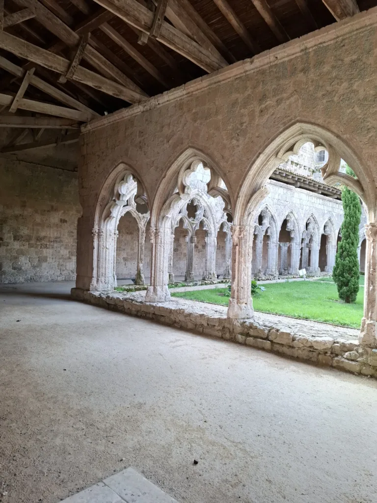 Klášter La Roumieu
