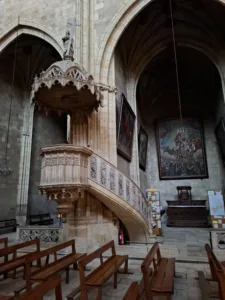 Katedrála Condom kazatelna