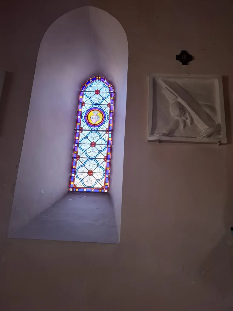 Église Saint-Étienne d'Arthez-de-Béarn okno křížová cesta