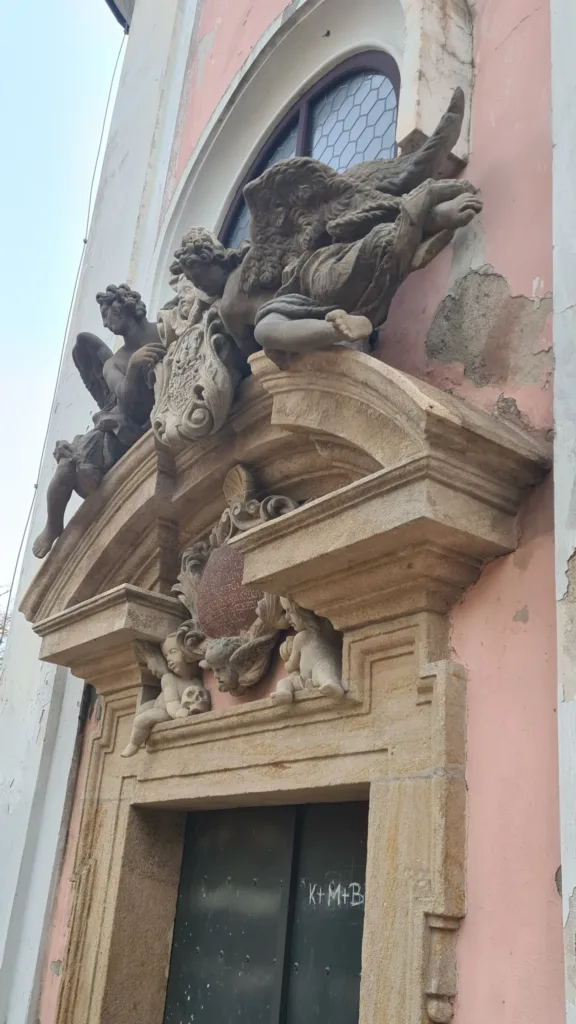 Barokní Areál Skalka Mníšek pod Brdy detail vstup kostel Sv. Máří Magdaleny