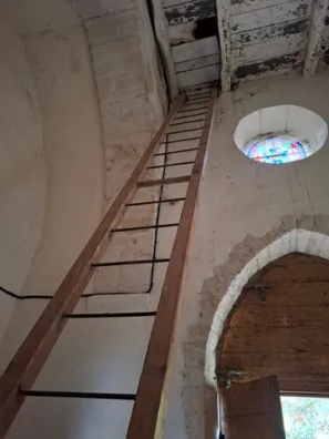 Église Saint-Jean de Montlauzun žebřík