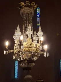 Manciet kostel lustr