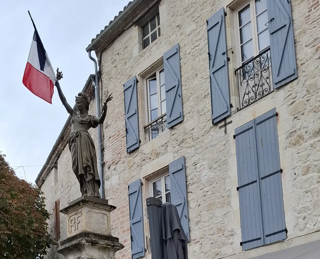 Montcuq socha republiky