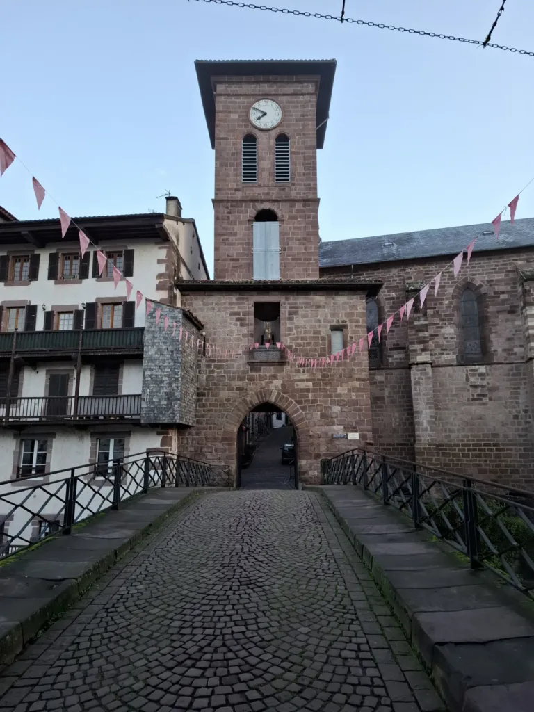 Saint Jean Pied de Port kostelní brána