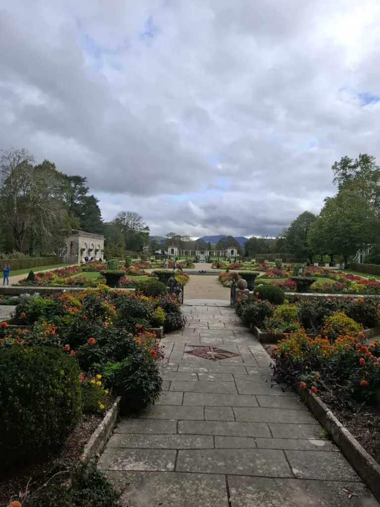 Vila Arnaga průhled na zahrady