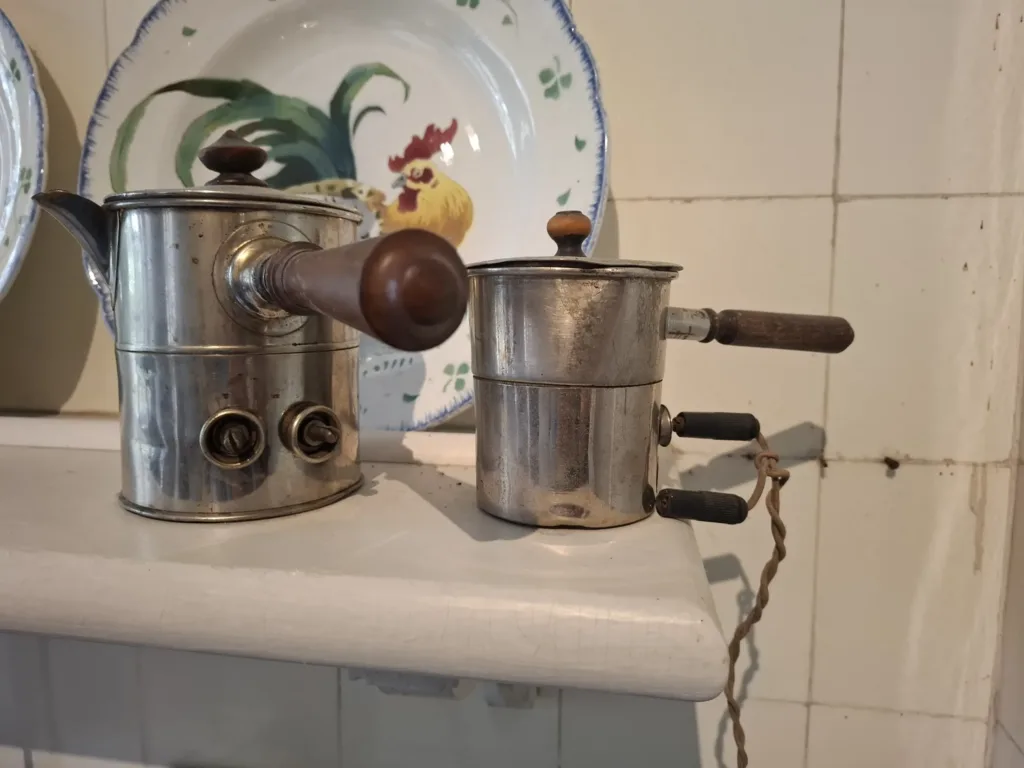 Vila Arnaga kuchyně kávovary