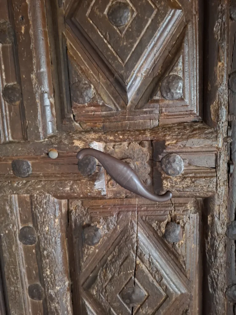 Eglise Saint-Étienne d'Espelette detail dveří