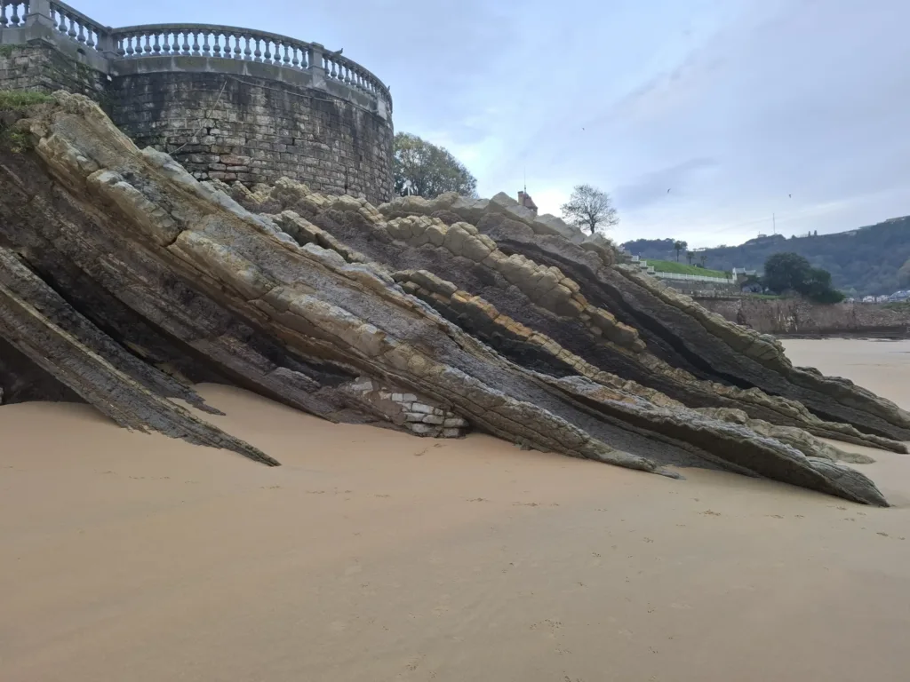 San Sebastian odloiv kamenné vlny