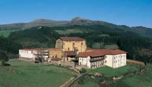 Eliza Zenarruzako Santa Maria Colegiata