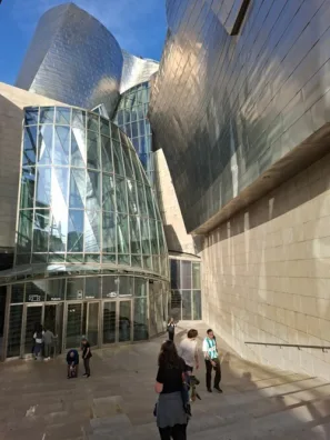 Museo Guggenheim Bilbao vstup