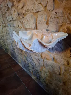 Nádoba na&nbsp;svěcenou vodu Ermita de San Roque Ruiloba 