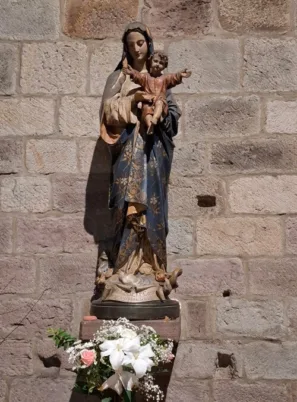 Saint Jean Pied de Port Notra Dame ježíšek