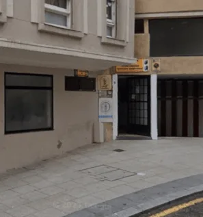 Santander vchod do&nbsp;Albergue de Peregrinos Santos Mártires 