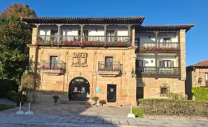 Santillana del maar hotel znak 